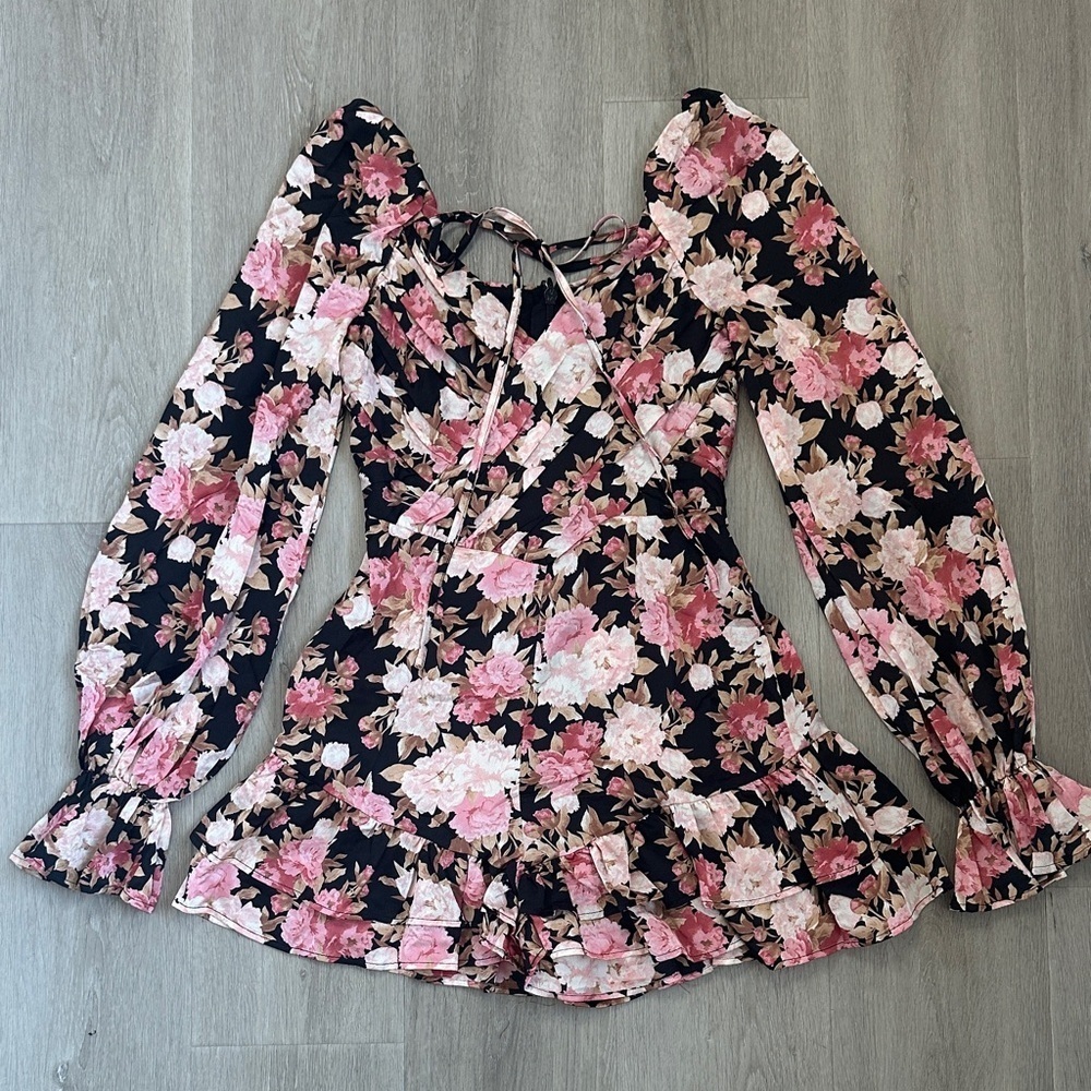 NWT Floral Long Sleeve Women's Romper  size small